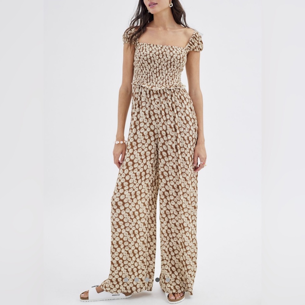 Urban Outfitters Nova Smocked Wide-Leg Tan Floral Jumpsuit size Small